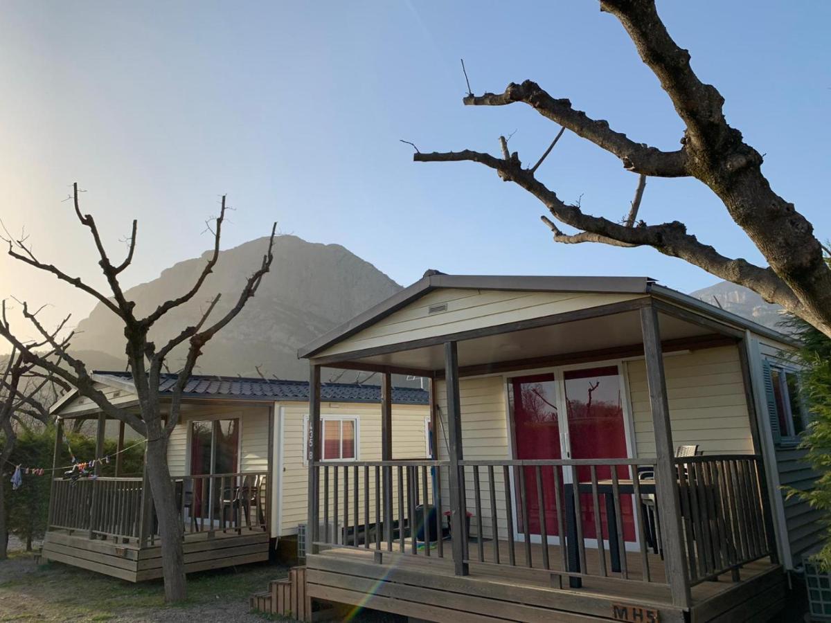 Camping Oliana Dış mekan fotoğraf