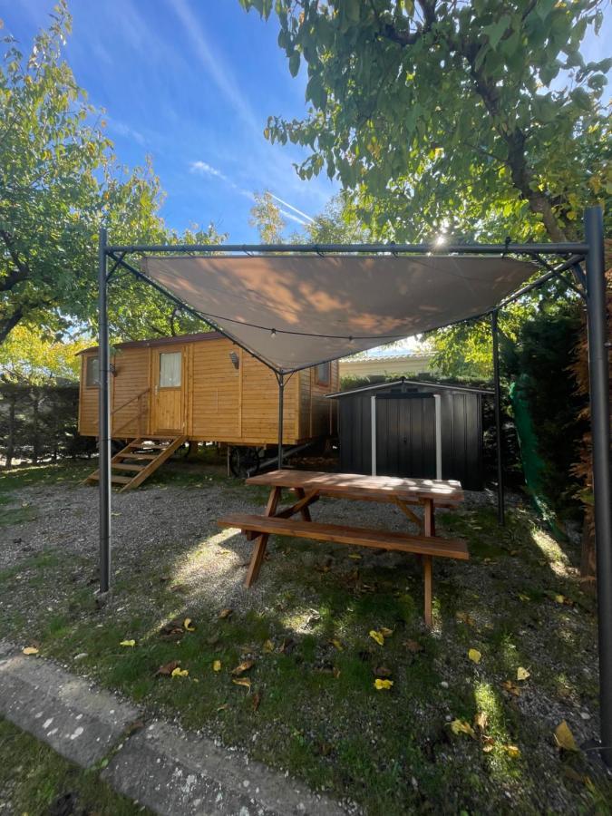 Camping Oliana Dış mekan fotoğraf