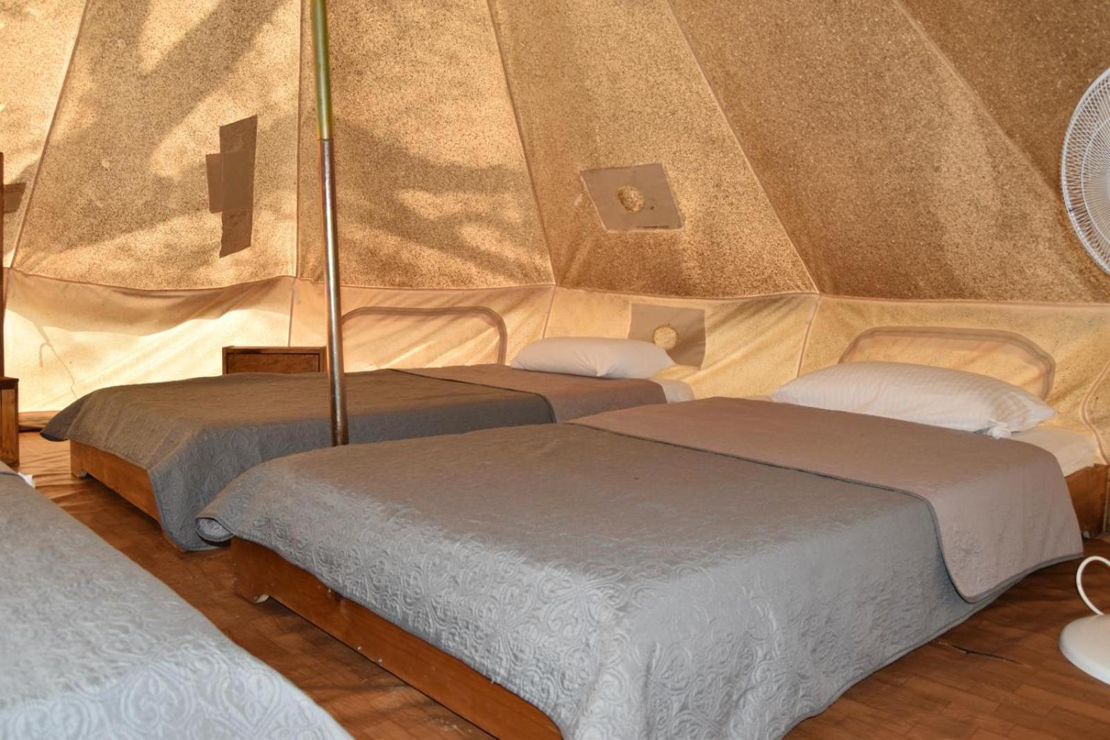 Camping Oliana Dış mekan fotoğraf