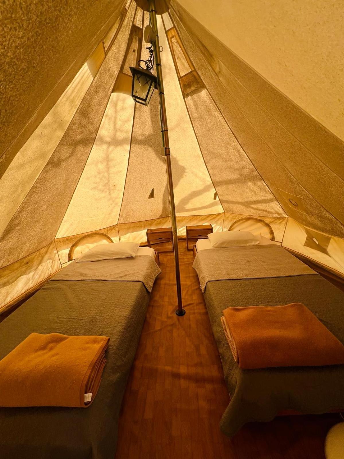 Camping Oliana Dış mekan fotoğraf