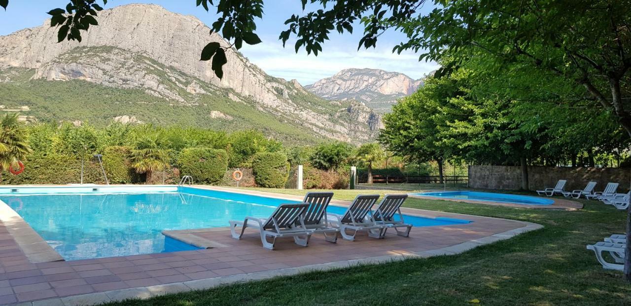 Camping Oliana Dış mekan fotoğraf